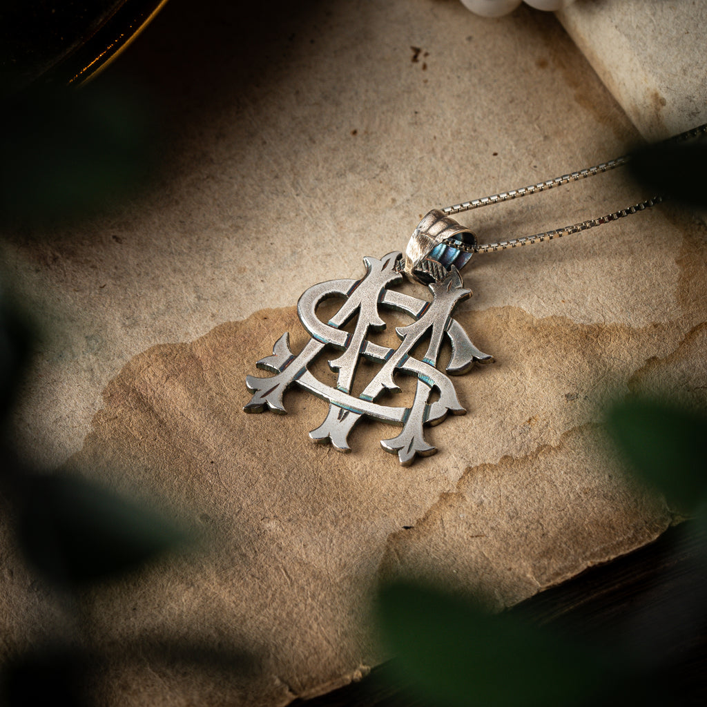 Monogram Kolye