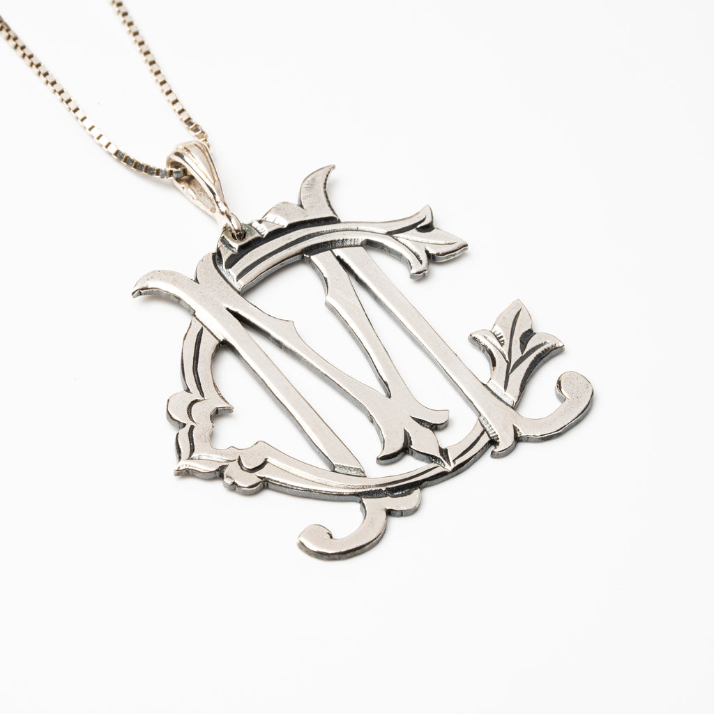 Monogram Kolye